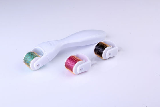 Terapia micro Titanium del rodillo de la aguja del sistema del balanceo de Derma de las agujas del LED 540 para el rejuvenecimiento de la piel