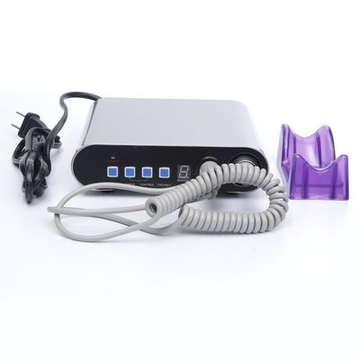 El taladro eléctrico más fino de la manicura, máquina pulidora del clavo con el pedal del pie