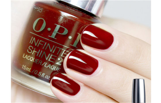 El líquido de las señoras de la marca de OPI modificó colores pasados largos del esmalte de uñas para requisitos particulares 15ml